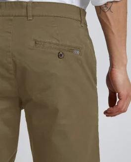 Solid Rockcliffe Shorts Vetiver