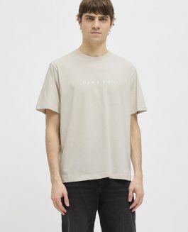 JREBROCKY LOGO TEE SS CREW NECK MOONBEAM